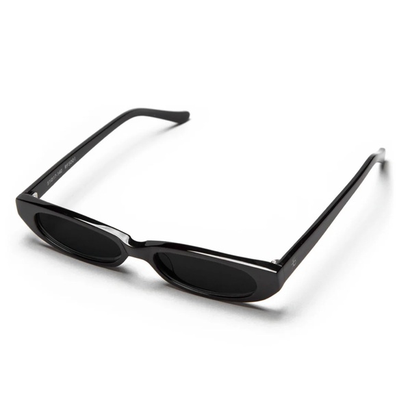 ROBERI & FRAUD Black Frances Sunglasses - Picture 4 of 16